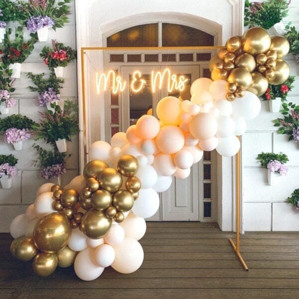 Mr-Mrs-Garland-Party-Perfect